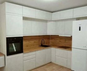 Модульная кухня Бруклин 2.4 x 2 м (Бетон белый) в Юрге - yurga.katalogmebeli.com | фото 15